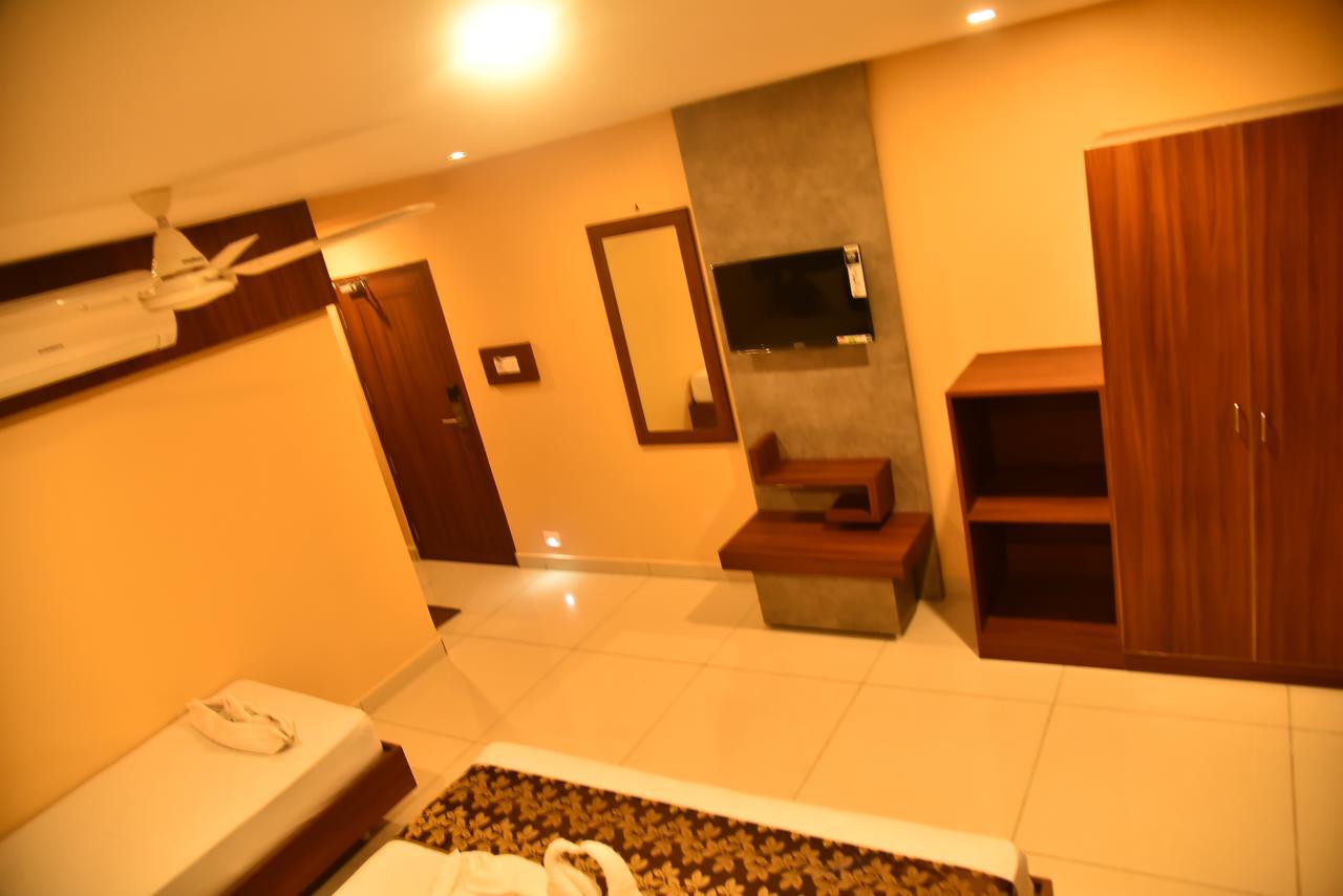 Hotel Four Seasons Velankanni Ngoại thất bức ảnh